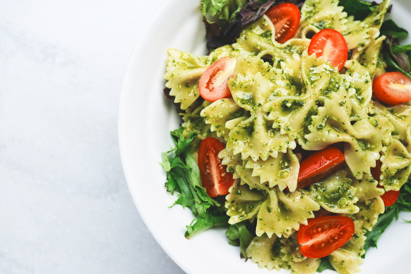Tagliatelle mit Zitronensauce, Parmesan und Kräutern